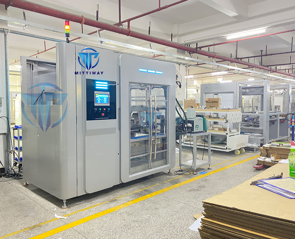 Fruit box folding machine